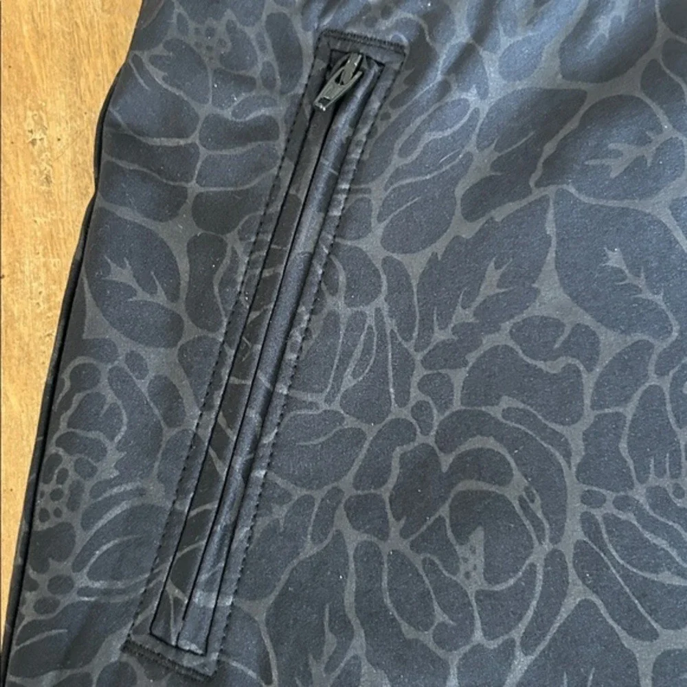 Orvis Women Travel Skort Black Floral Pattern Active‎ Hiking Golf Size S NWT - Picture 5 of 6